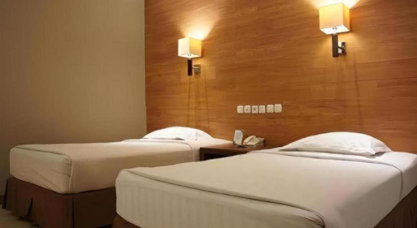 Hotel Asri Plaza Asia Тасікмалая Екстер'єр фото