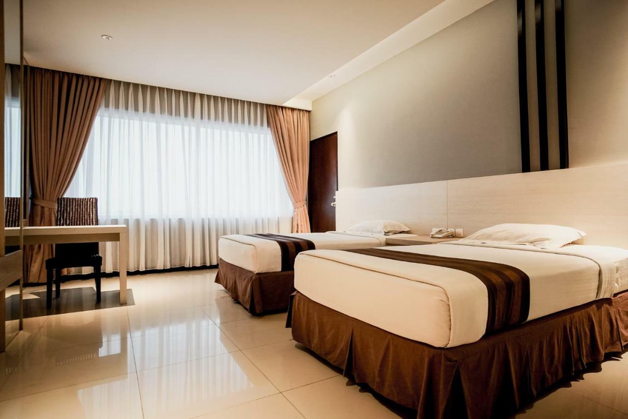 Hotel Asri Plaza Asia Тасікмалая Екстер'єр фото