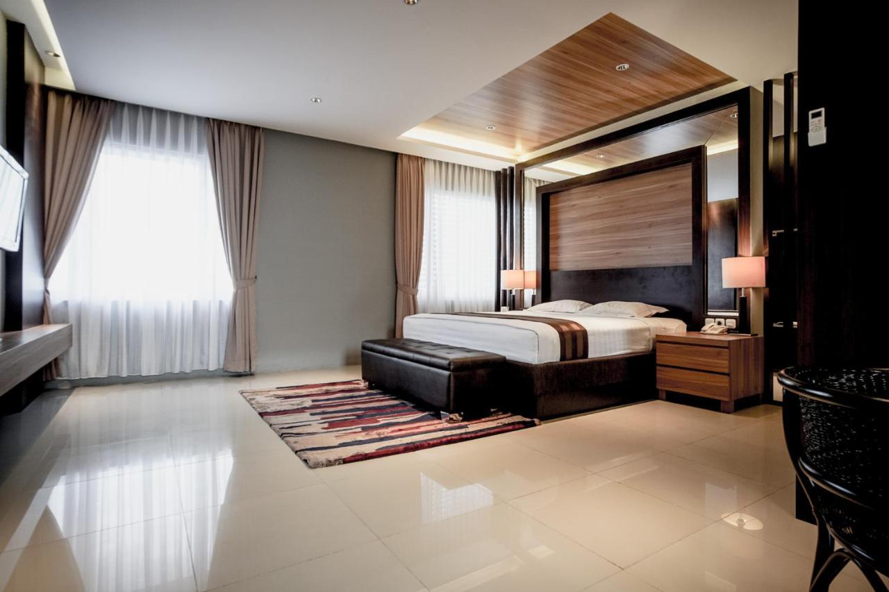 Hotel Asri Plaza Asia Тасікмалая Екстер'єр фото